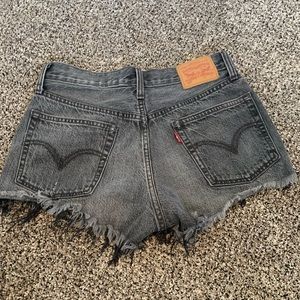 Levi’s 501 High Waisted Short 25
